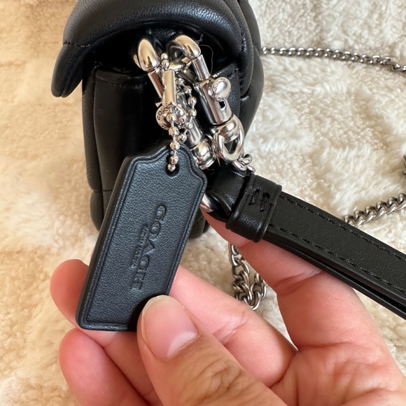 NWOT! Coach CP018 Tabby Crossbody Wristlet With Pillow Quilting In Black/Silver - Picture 6 of 10